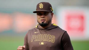 Padres Face Tough Choice as Luis Arraez’s Unique Contact Skills Spark $80M Free Agency Buzz