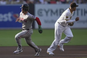 Manny Machado’s Failed Hidden Ball Trick Backfires, Costs Padres a Run in Narrow Win Over Red Sox