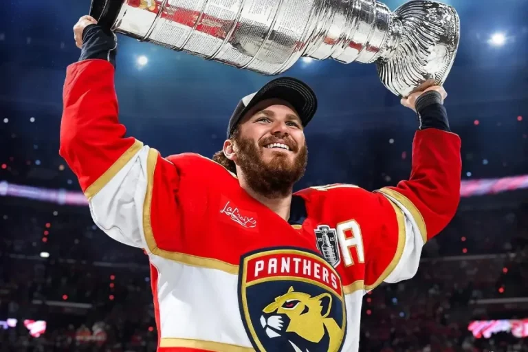 Matthew Tkachuk NHL 26 cover