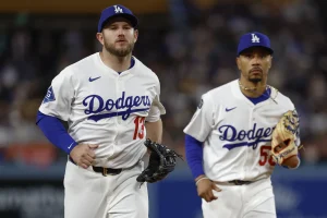 Max Muncy Dodgers Return Shifts Prospect Alex Freeland to Second Base Amid Injuries