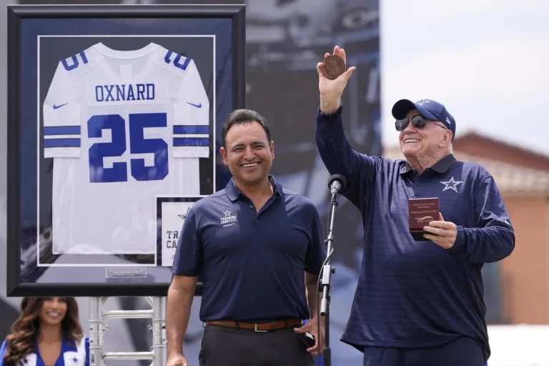 Micah Parsons contract extension negotiations