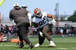 Myles Garrett Shines in Browns’ Joint Practice, Cementing Defensive Dominance Ahead of Season
