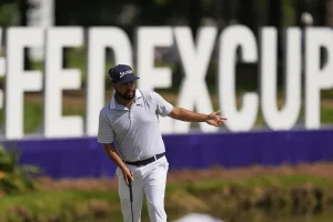 Rickie Fowler Faces Crucial Final Day in PGA Tour FedExCup Playoffs to Secure Tour Championship Spot