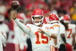 Top Analyst Shocks Fans Predicting Patrick Mahomes’ Chiefs Will Miss 2025 Playoffs: “Can’t Stay on Top Forever”