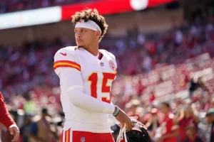 Patrick Mahomes Warns Chiefs as Tough Quarterback Cut Decision Looms Amid AFC West Shakeup