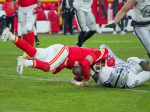 Chiefs’ Jawaan Taylor Played 2024 on a Damaged Knee, Sacrificing Body to Protect Patrick Mahomes
