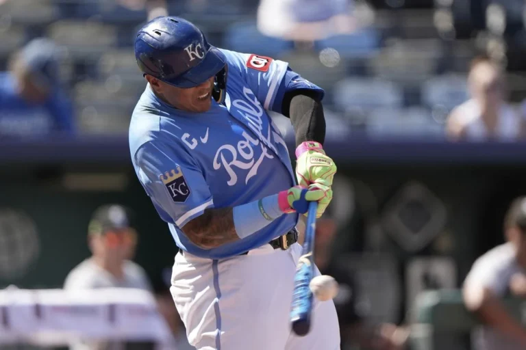 Salvador Perez scratched due illness