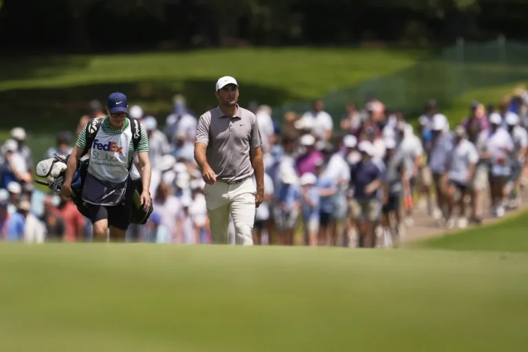 Scottie Scheffler fill-in caddie