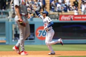 Shohei Ohtani Ties Ted Williams with 40th Home Run, Reaching Iconic MLB Milestone