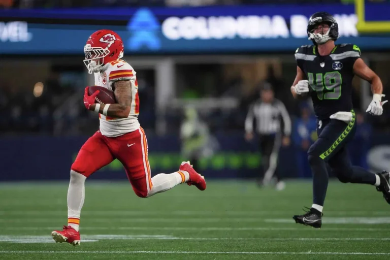 Skyy Moore traded to 49ers