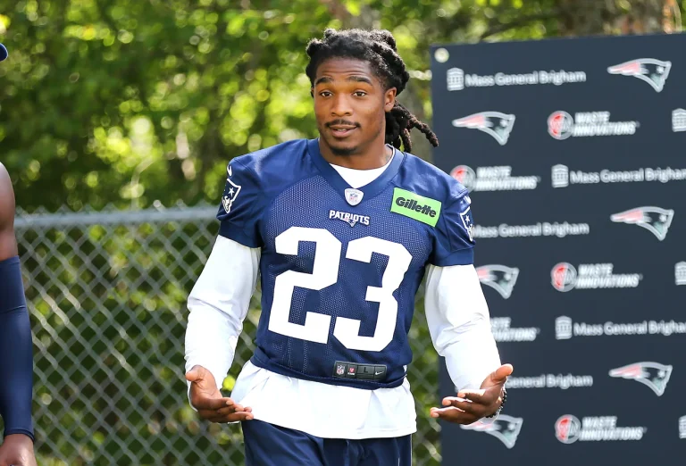 Stefon Diggs Patriots ACL rehab