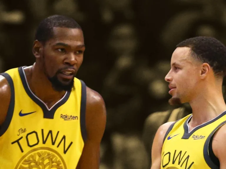 Kevin Durant Wanted Stephen Curry to Win 2018 Finals MVP — But Ended Up Snatching It Himself Kevin Durant Wanted Stephen Curry to Win 2018 Finals MVP — But Ended Up Snatching It Himself