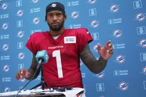 NHL Insider Names Sabres’ Devon Levi as Unexpected Replacement for Oilers’ Stuart Skinner Next Season