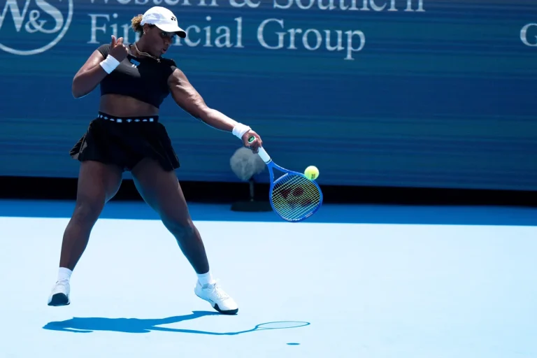 Taylor Townsend supports Danielle Collins