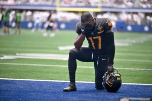 Kliff Kingsbury Urges On-Field Work as Terry McLaurin Contract Talks Stall Ahead of Season