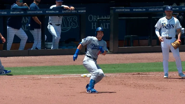 Tommy Edman sprained right ankle