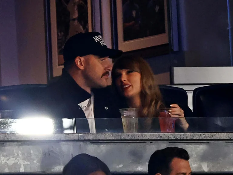 Travis Kelce supports Taylor Swift