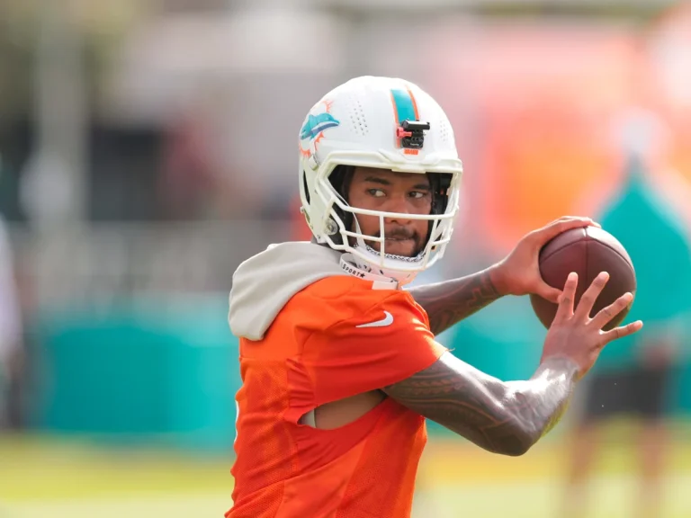 Tua Tagovailoa Dolphins leadership