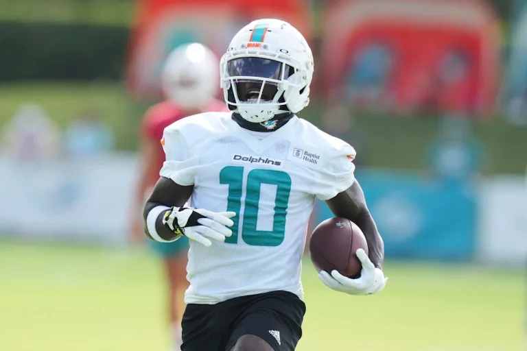 Tyreek Hill Dolphins tension update