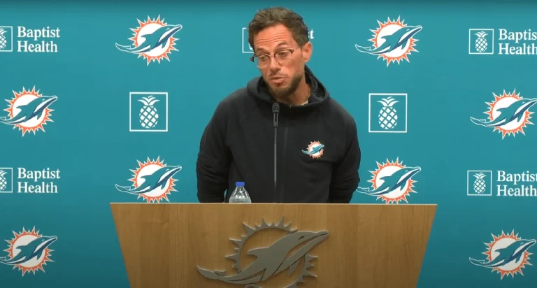 Tyreek Hill questions Mike McDaniel coaching