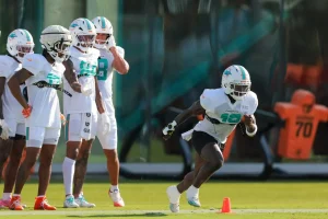 Tyreek Hill Trade Packages 2025: Which NFL Teams Are Eyeing the Dolphins WR for Blockbuster Deals?