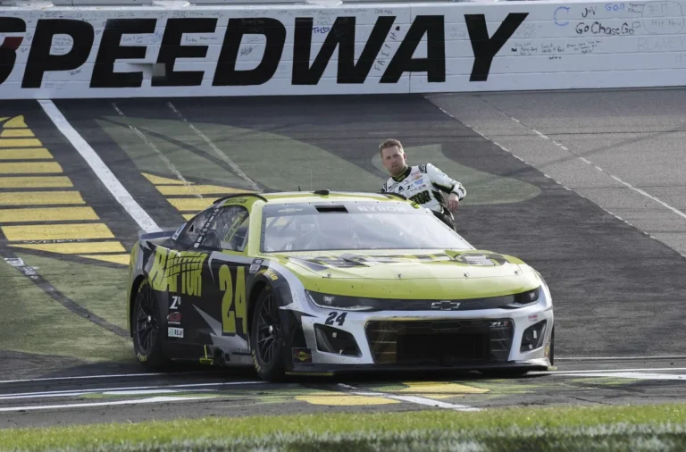 William Byron’s Brilliant Fuel Save Seals Dramatic Iowa Corn 350 Victory William Byron’s Brilliant Fuel Save Seals Dramatic Iowa Corn 350 Victory