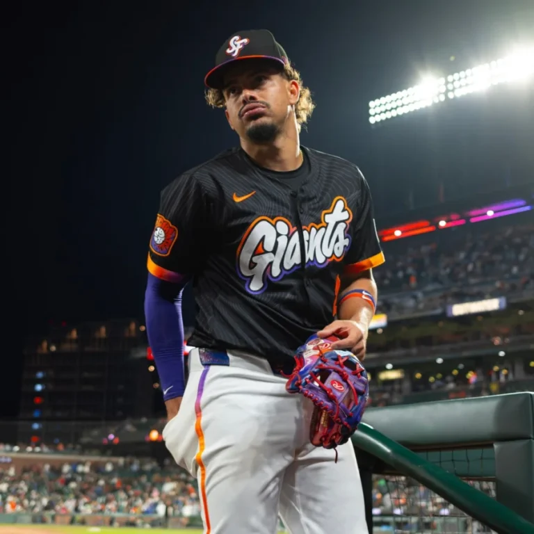 Willy Adames Brewers Giants contrast