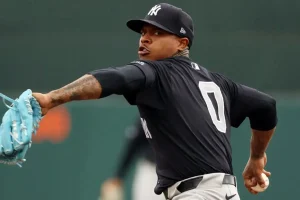 Yankees Struggle Amid Injuries and Slumping Stars as Playoff Hopes Hang by a Thread